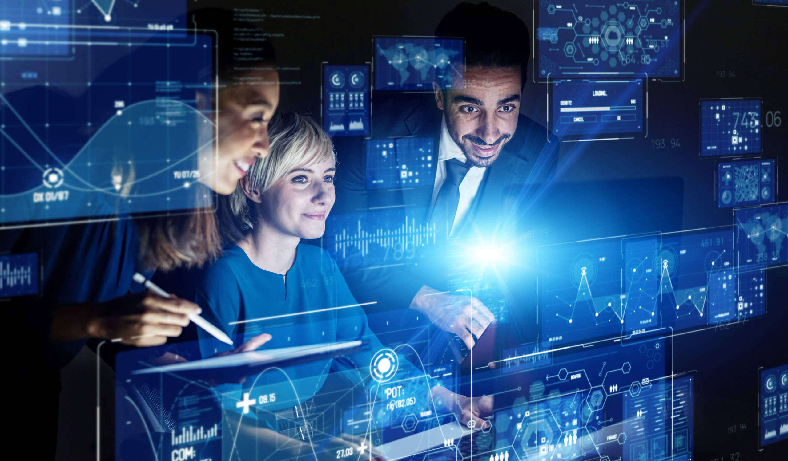 Equipe GrupoDMR trabalhando com tecnologia e inovação